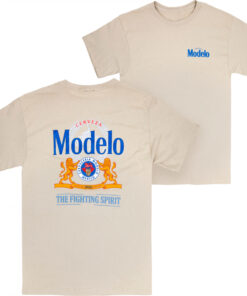 Modelo The Fighting Spirit Front and Back Logo T-Shirt